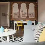 Apartment Downtown Vorosmarty
