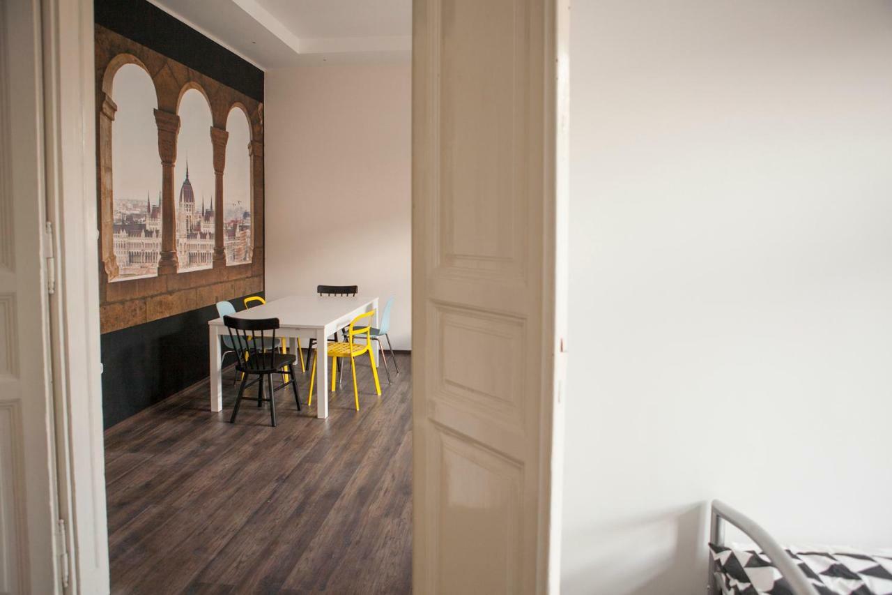 Downtown Vorosmarty Apartment *
